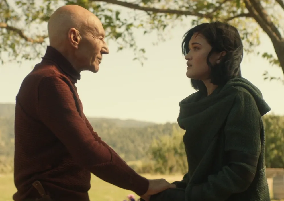 Picard meeting Dahj for the first time in his vineyard