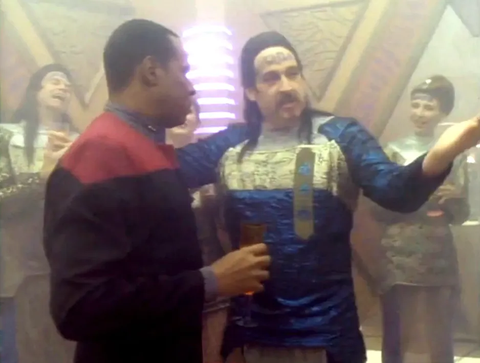 Sisko being welcomed by the Wadi