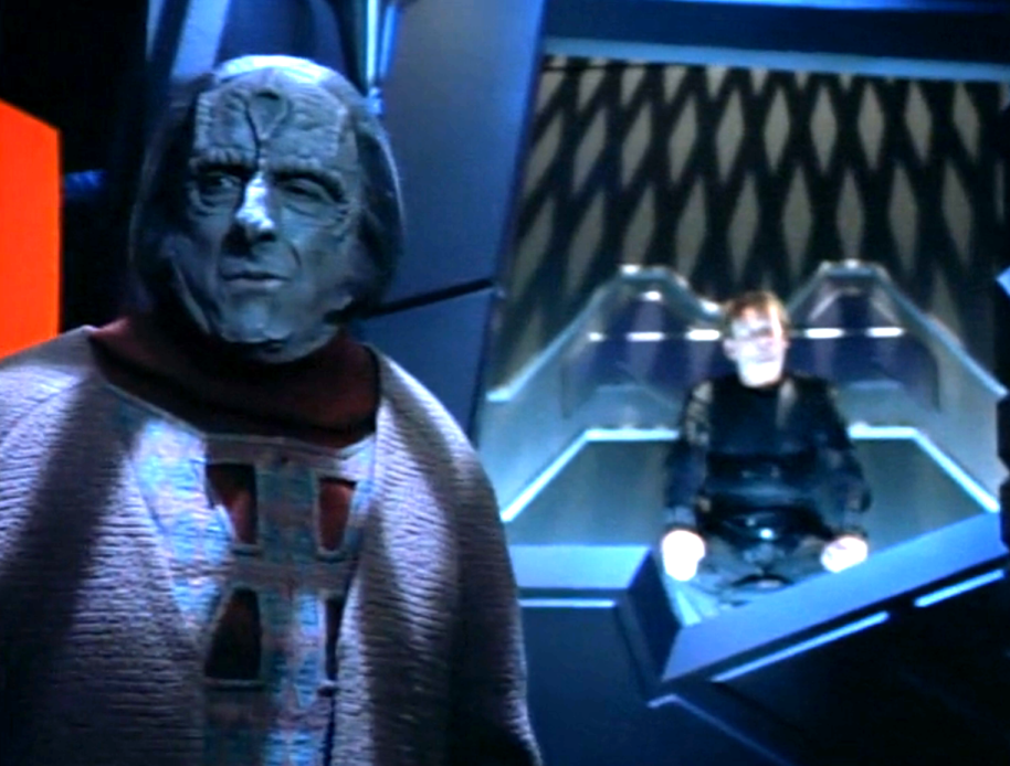 O'Brien on the witness stand in a Cardassian court