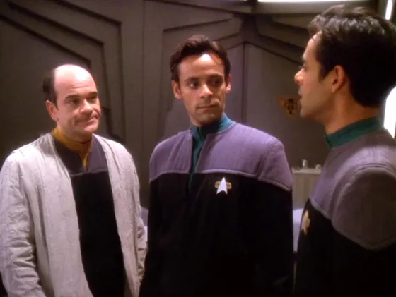 Dr. Zimmerman, Bashir, and the Bashir hologram having a conversation
