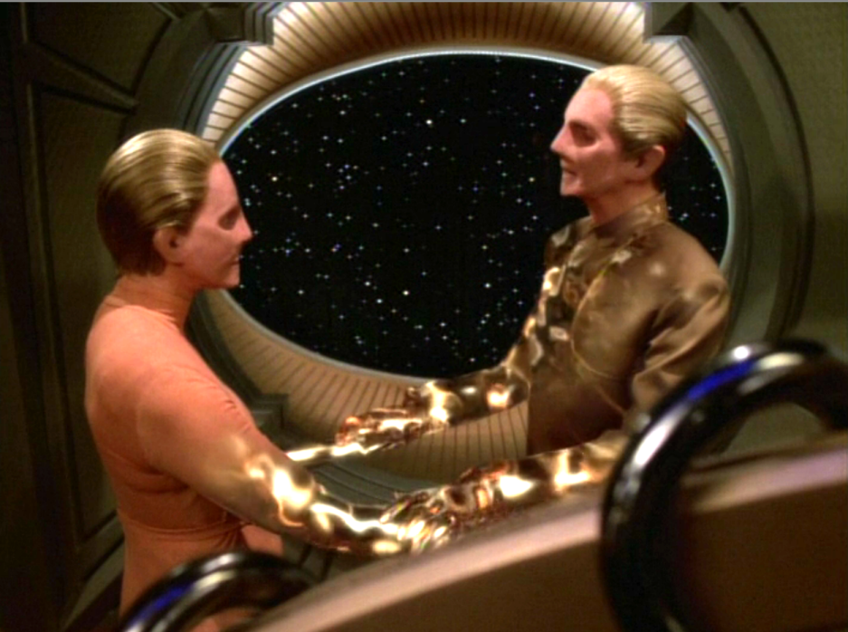 Odo and the female changeling beginning to link