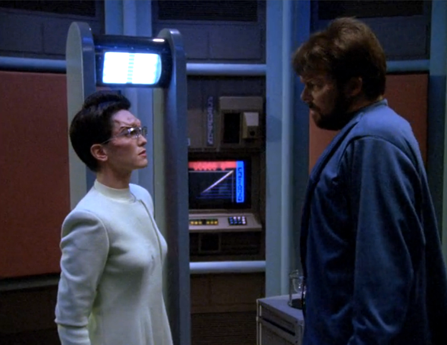 Riker and an alien female doctor