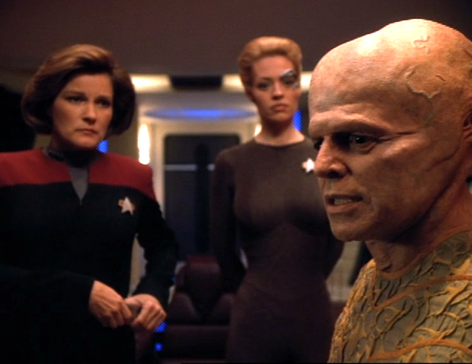 Janeway and Seven speaking with Arturis